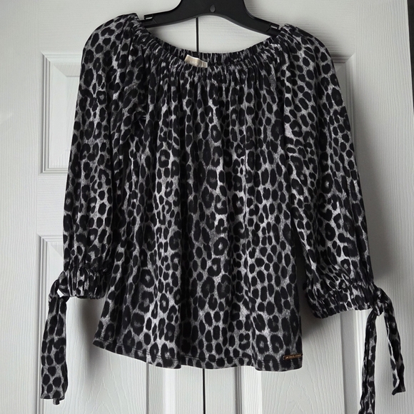 NWOT Michael Kors Black and Gray Leopard Print On Off Shoulder Blouse - Picture 1 of 8